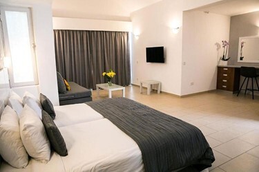 Junior Suite Inland View