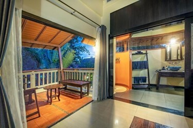 Emerald Suite