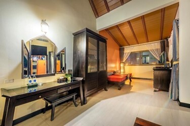 Emerald Suite