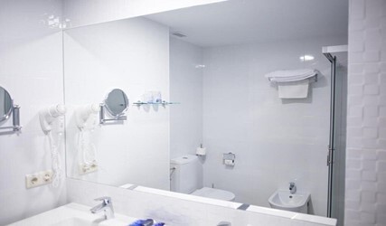 Single Room (1 adult + 1 child)