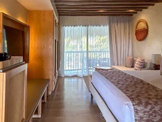 Room Ocean Front Premium