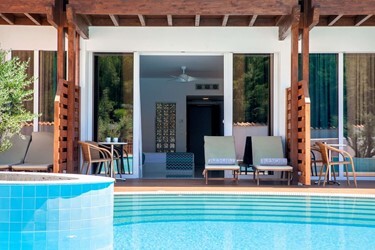 "Summer" Twin Sea View with Sharing Pool