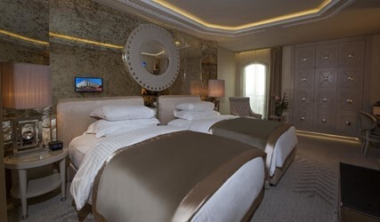 Deluxe Double or Twin Room with Partial Sea View