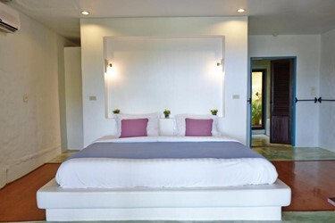 Beachfront Suite