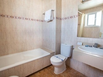 Двухместный номер с 1 кроватью или 2 отдельными кроватями и балконом