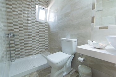 Deluxe Studio
