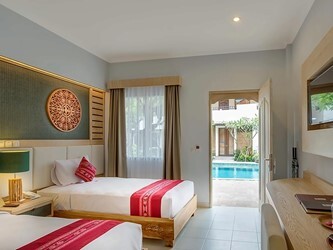 Lagoon Room