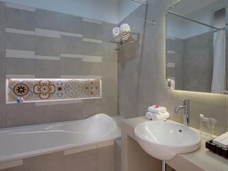 Lagoon Room