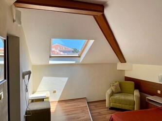 Room No Balcony