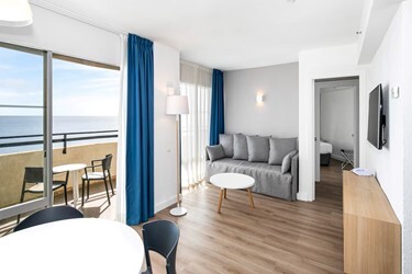 2 Bedroom Apartment Sea View