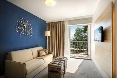 Suite with seaside balcony