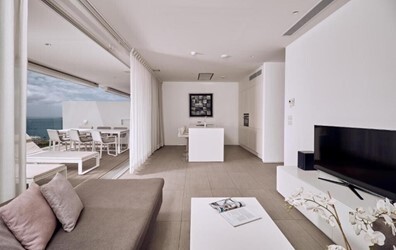 Divinity bliss 1 bedroom suite side sea view