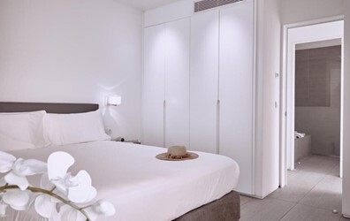 Divinity bliss 1 bedroom suite side sea view