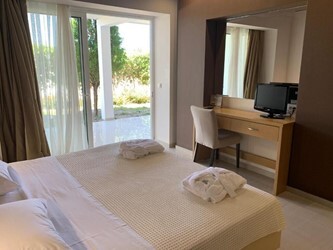 2 Bedroom Suite Garden View