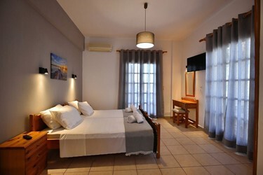 Family Separate Bedroom A/C