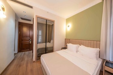 Economy Room