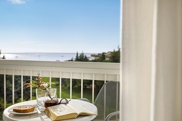 Double room with seaside balcony