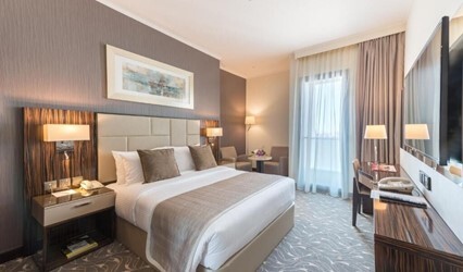 Queen Bed Studio Room