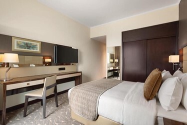 Queen Bed Studio Room
