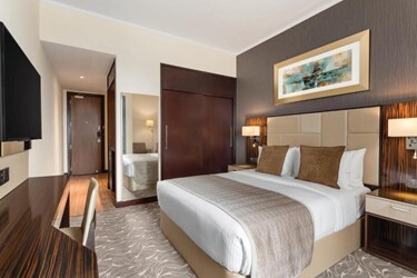 Queen Bed Studio Room