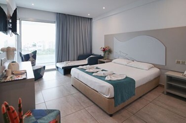 Superior Twin Room Inland View