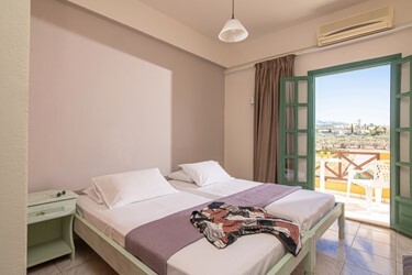 Apartment 1-Bedroom Triple
