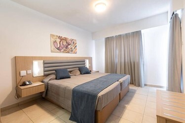 One Bedroom Apartment Sea View