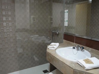 Двухместный номер с 2 отдельными кроватями и балконом
