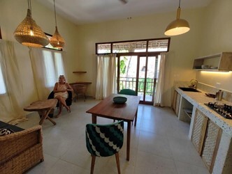Deluxe One-Bedroom Apartment 