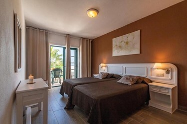 1 superior bedroom apartments