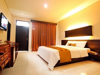 Queen Bed