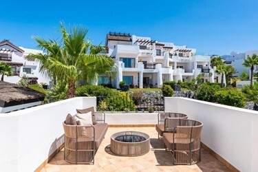 2 Bedroom Suite Partial Sea View