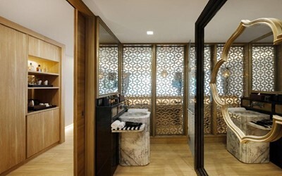 Deluxe Sea View Whirlpool Suite