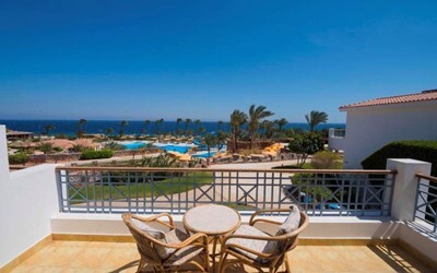 Superior Sea & Pool View Room