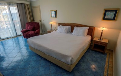 Superior Sea & Pool View Room