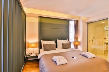 standard french bed room