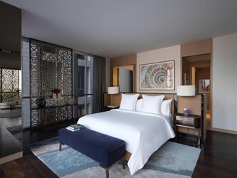Deluxe Four Seasons Executive Suite