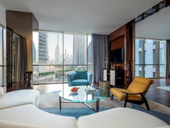 Deluxe Four Seasons Executive Suite