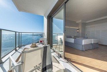 Superior Front Sea View