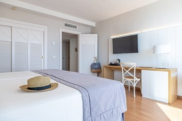 Superior Front Sea View