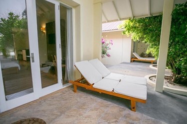 Deluxe Beach Bungalow