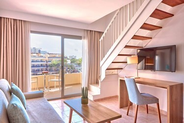 One Bedroom Penthouse Suite