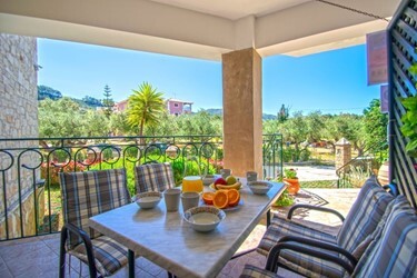 Apartment with Garden View
