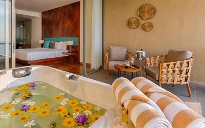 Signature Room, Premium Room