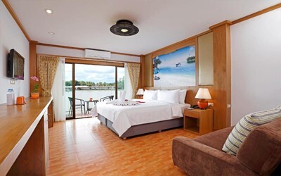 Deluxe Lagoon View Room