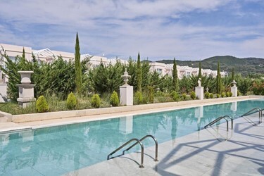 Junior Suite Sharing Pool