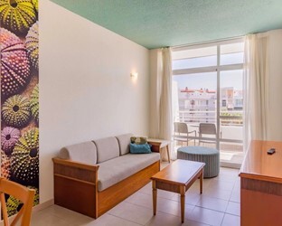 Suite Balcony or Terrace, Garden View, Pool View