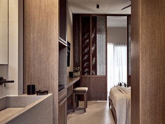 Suite Swim Up