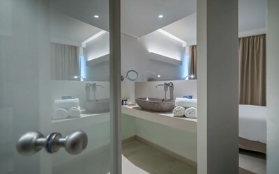 Deluxe Room Land View 