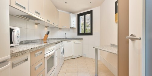 2 Bedroom Apartment Sea View